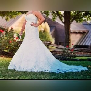 Casablanca bridal gown